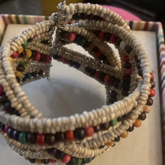 NWOT beaded handmade bracelet - Picture 2 of 4